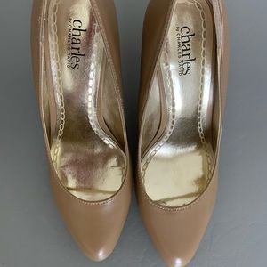 Women’s Beige Shoes Charles David Pump Heel size 8